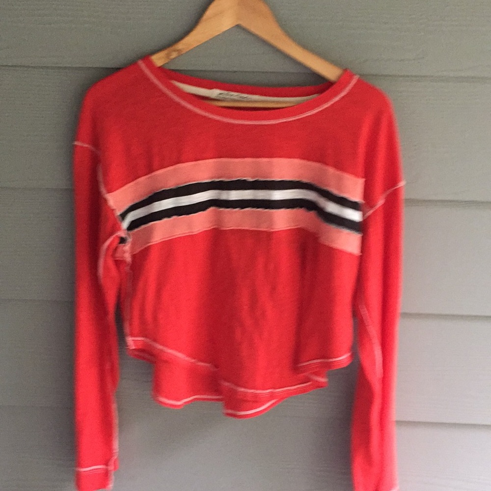 Cropped long sleeve top